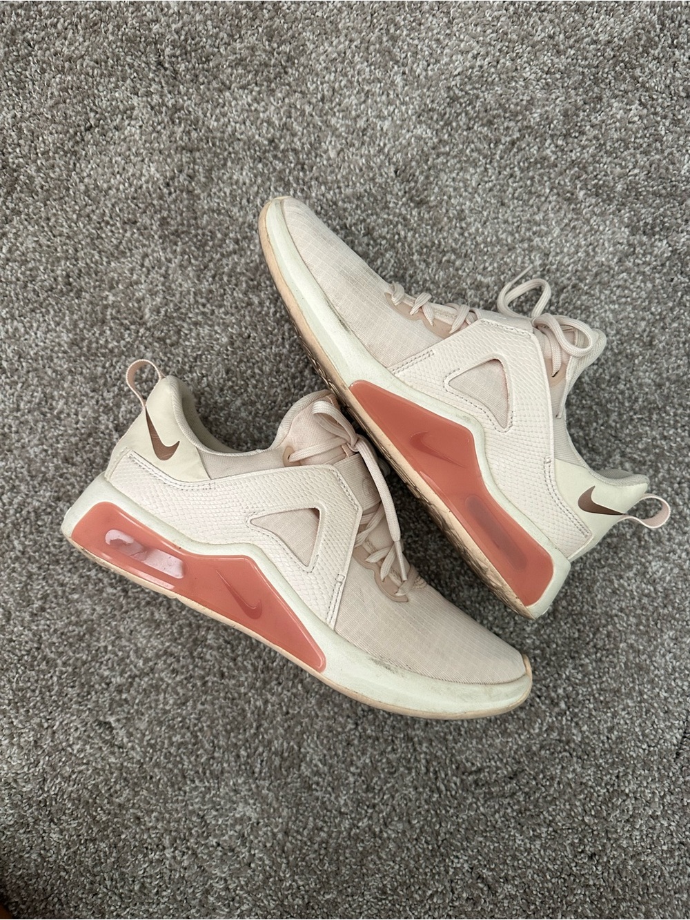 Nike Women's AIRMAX rose gold sneakers 6.5